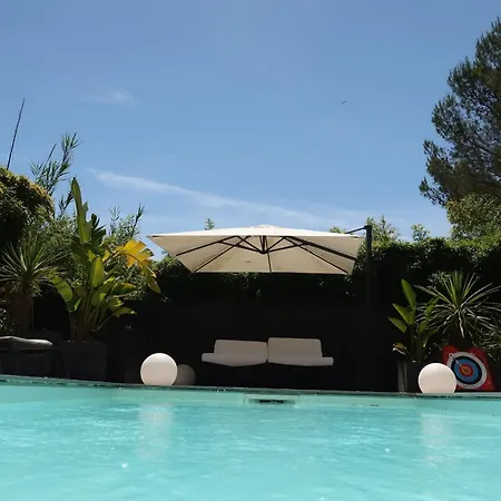 Spacious House For 8 With Swimming Pool * Antibes