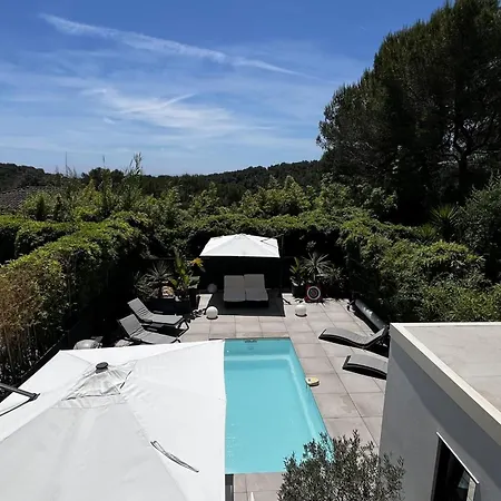 Holiday home Spacious House For 8 With Swimming Pool