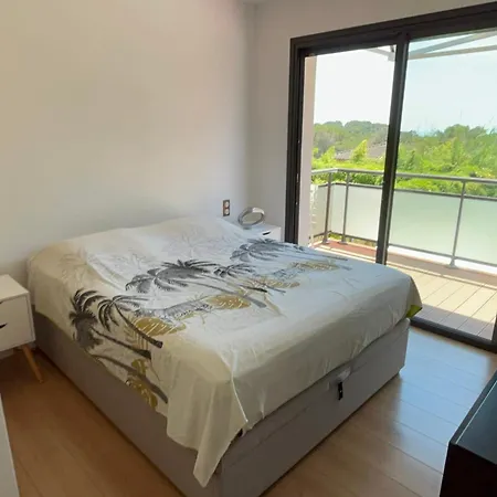 Holiday home Spacious House For 8 With Swimming Pool