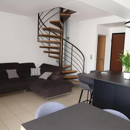 Holiday home Spacious House For 8 With Swimming Pool *
