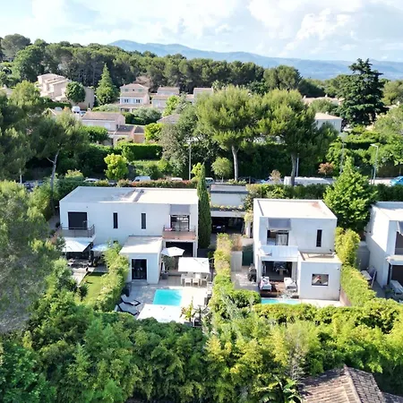 Spacious House For 8 With Swimming Pool Antibes