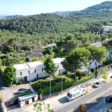 Spacious House For 8 With Swimming Pool * Antibes